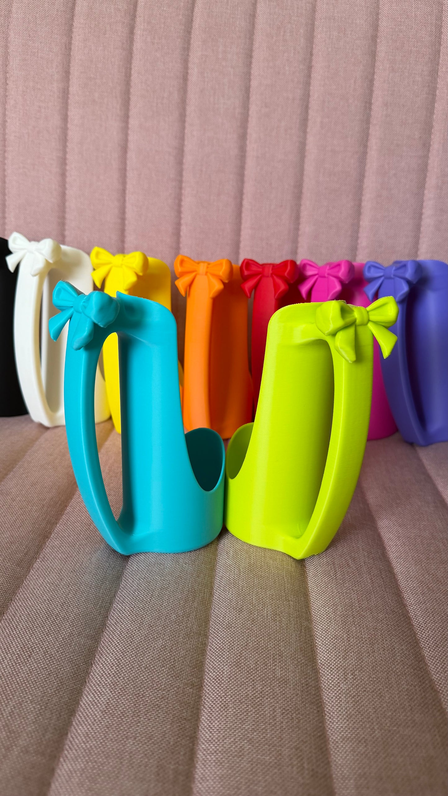 Slim Can Bow Holders