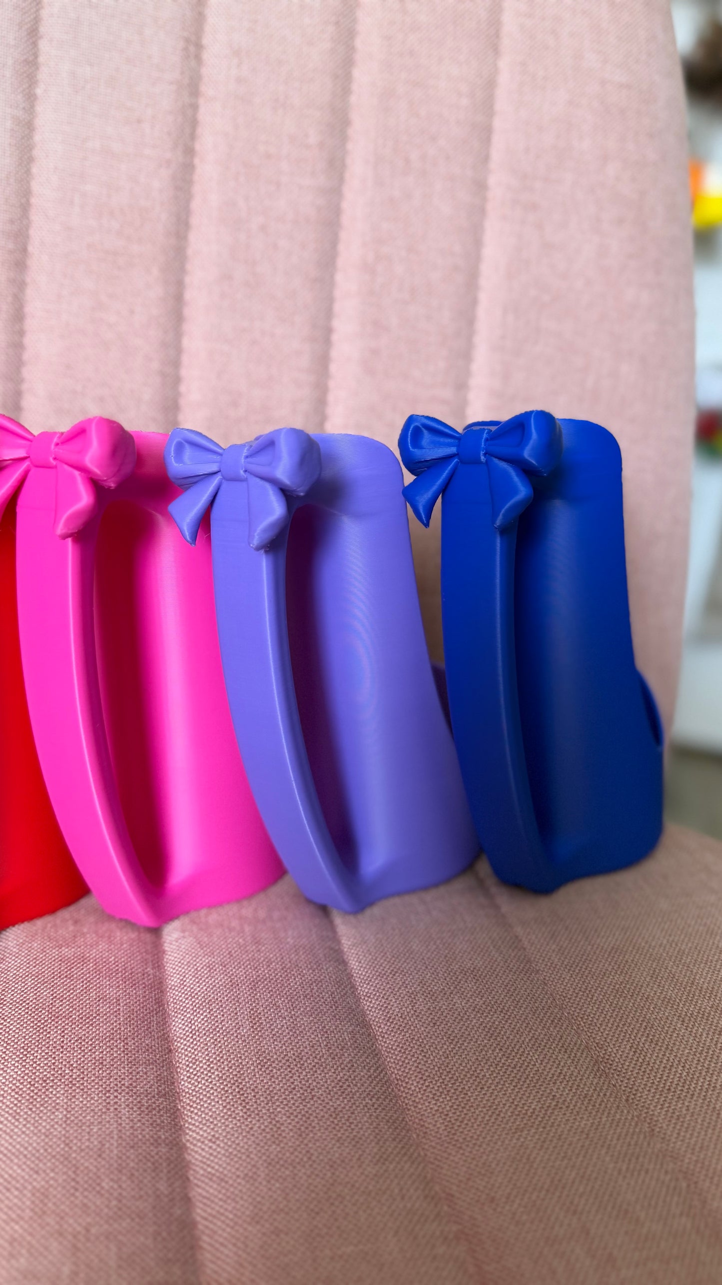 Slim Can Bow Holders